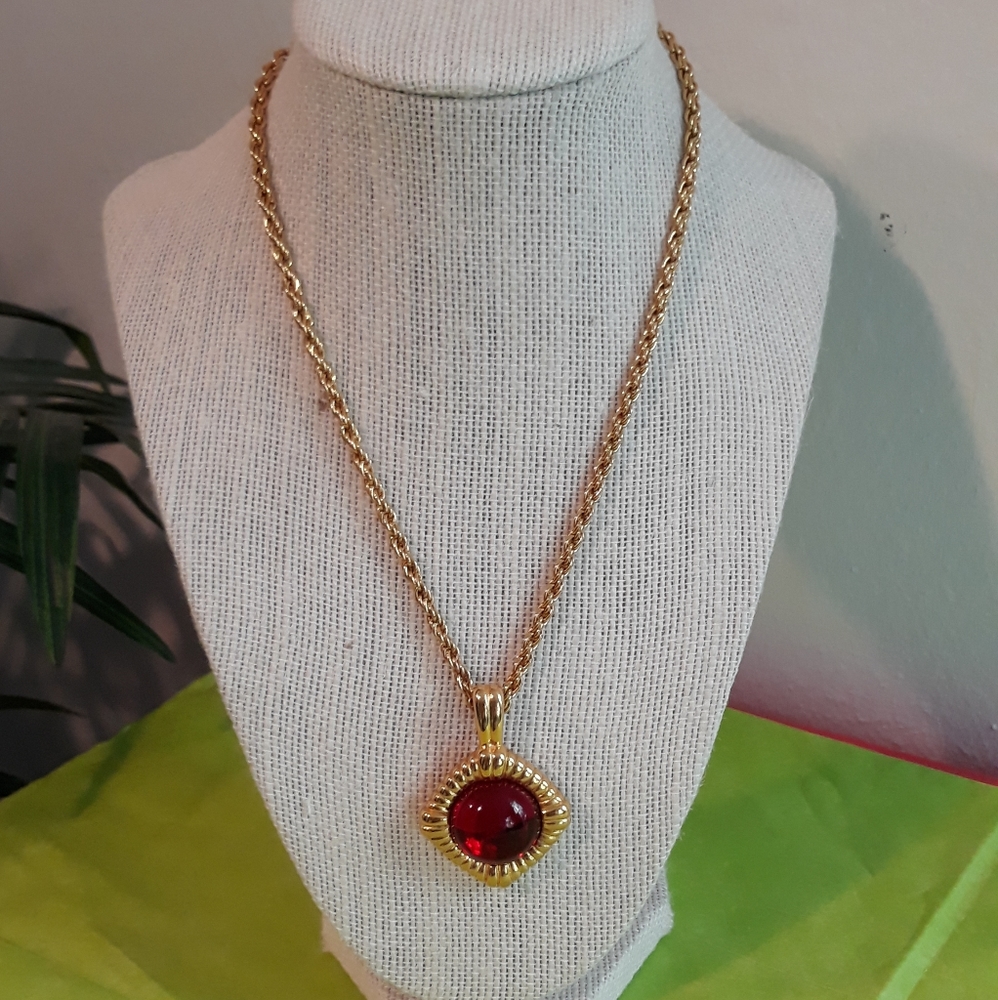 VINTAGE KJL BEAUTIFUL NECKLACE
